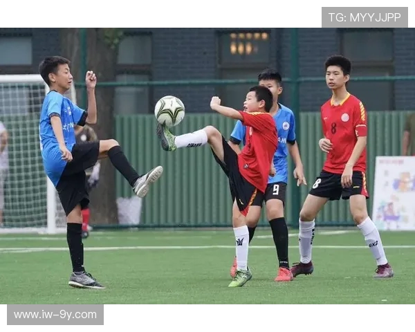 围绕小伙足球事件详情图揭示赛场冲突背后真实经过全貌与深层因由